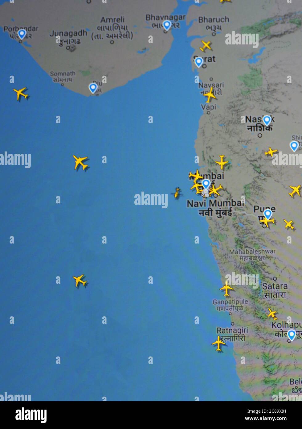Flugverkehr über Mumbai (22. juli 2020, UTC 08.36) im Internet mit Flightradar 24-Standort, während der Coronavirus-Pandemie Stockfoto
