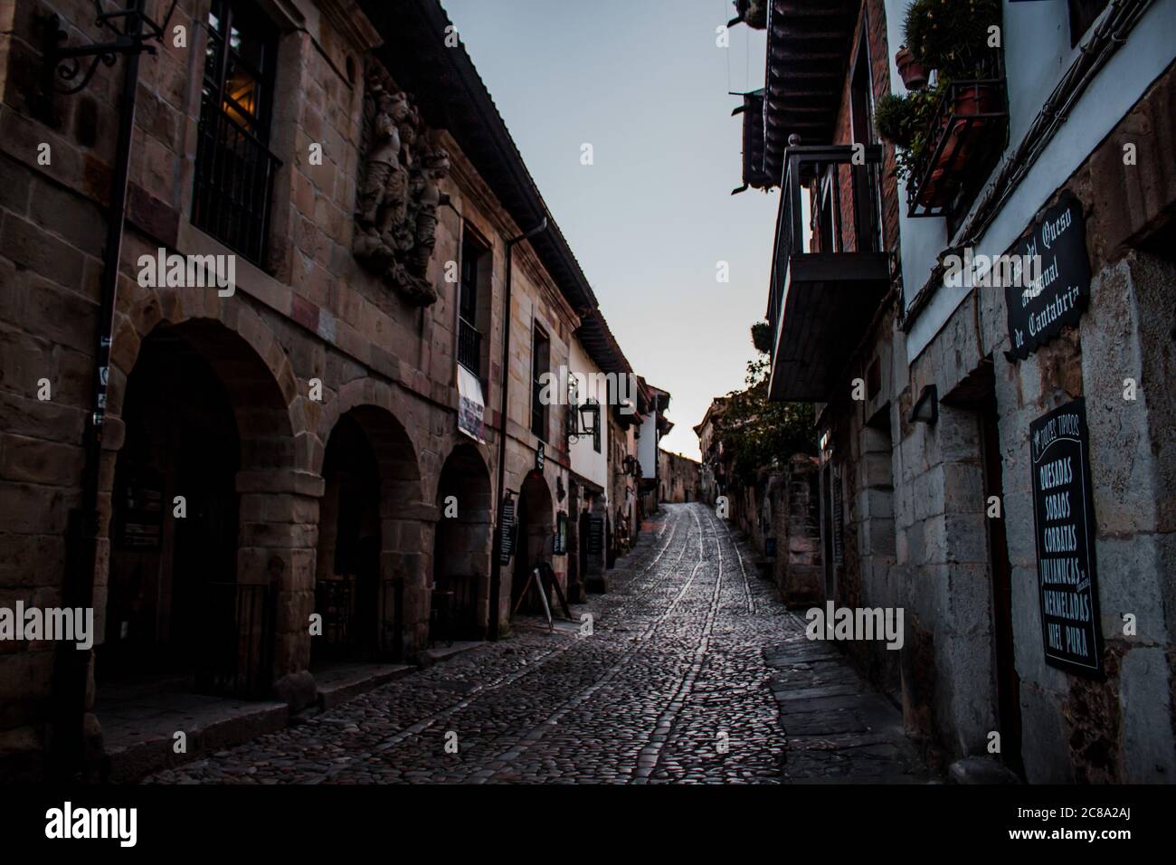 Straße von 'Santillana del Mar' in Kantabrien. Stockfoto