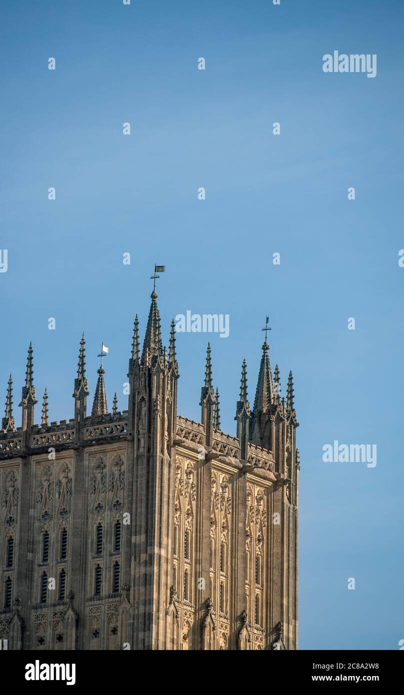 Detail eines der Türme der Kathedrale von Wells in Somerset, England, Großbritannien Stockfoto