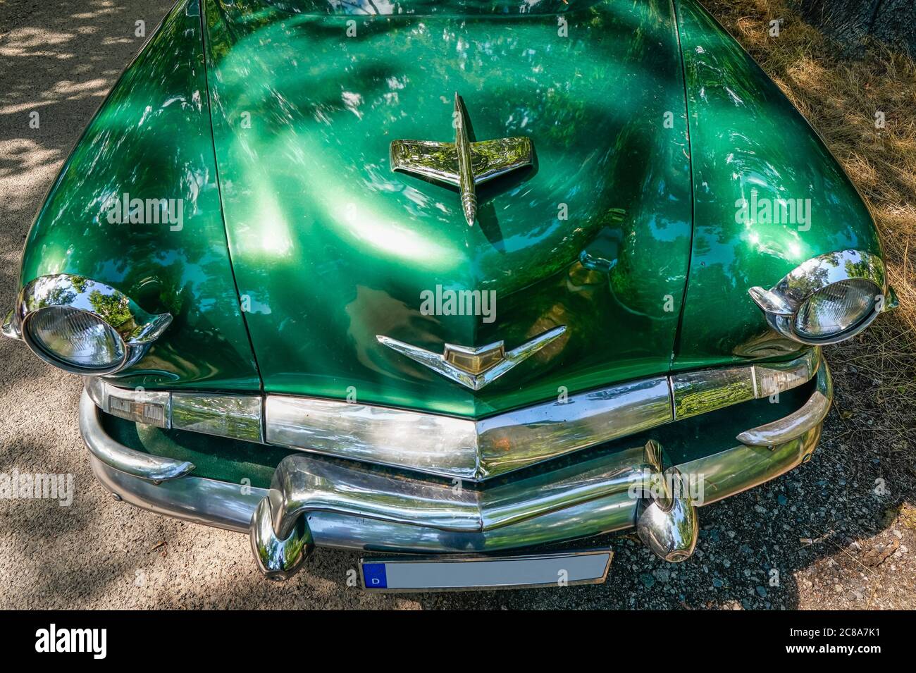 Berlin, Deutschland. Juli 2020. 18.07.2020, Berlin, eine Kaiser Manhattan K 532 als 4-türige Limousine, gebaut 1953 im Treptower Park. Dieses Fahrzeug ist eine absolute Rarität und wurde nur in relativ kleinen Stückzahlen gebaut. Quelle: dpa/Alamy Live News Stockfoto