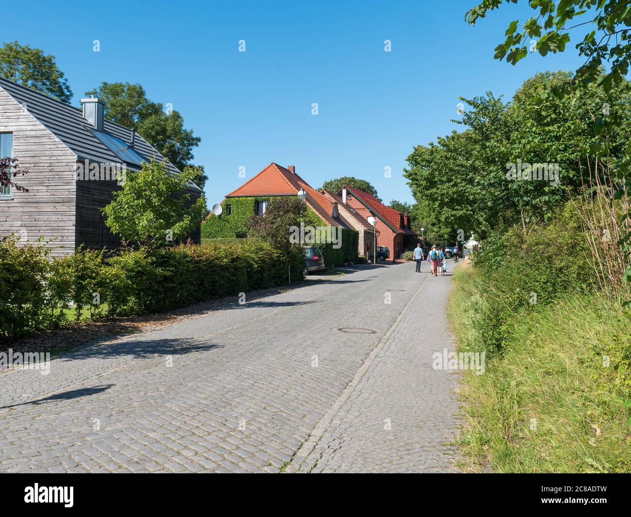 Gemeinde Putgarten auf der Halbinsel Wittow auf Rügen Häuser und Straßenansicht der Ferienhäuser Nähe Kap Arkona Urlaub in Deutschland Stockfoto