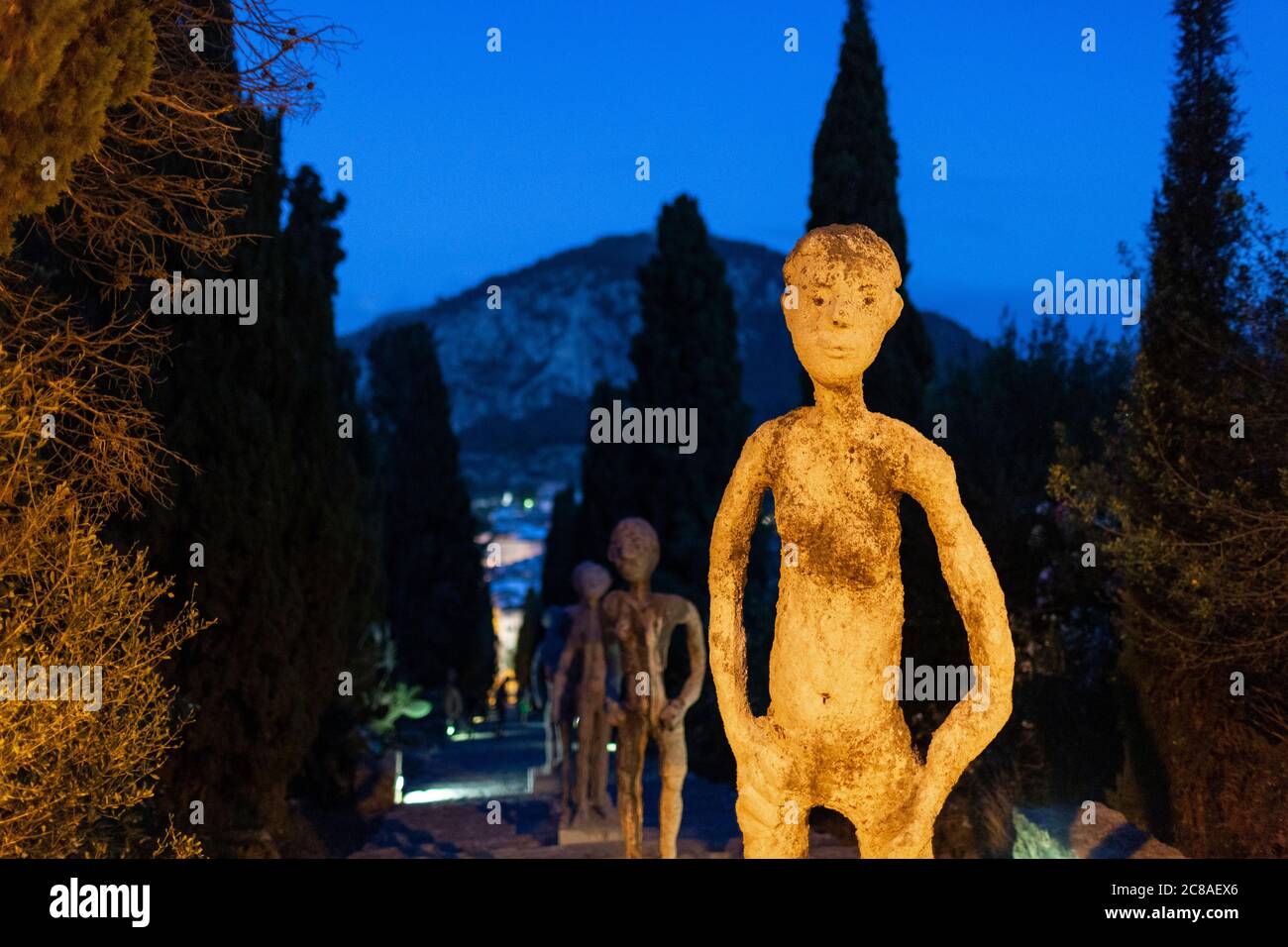 Figurative Skulpturen auf der Calvari Treppe in der Altstadt von Pollença, Mallorca Stockfoto