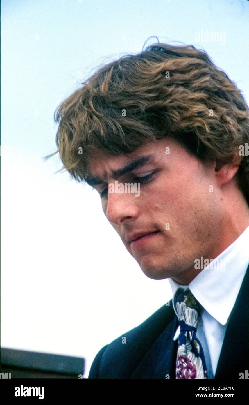 Schauspieler Tom Cruise macht am 22. April 1990 bei einer Kundgebung am Earth Day im US-Kapitol in Washington, DC, Bemerkungen. Die Veranstaltung feierte den 20. Jahrestag des Erdtages.Quelle: Howard L. Sachs / CNP /MediaPunch Stockfoto