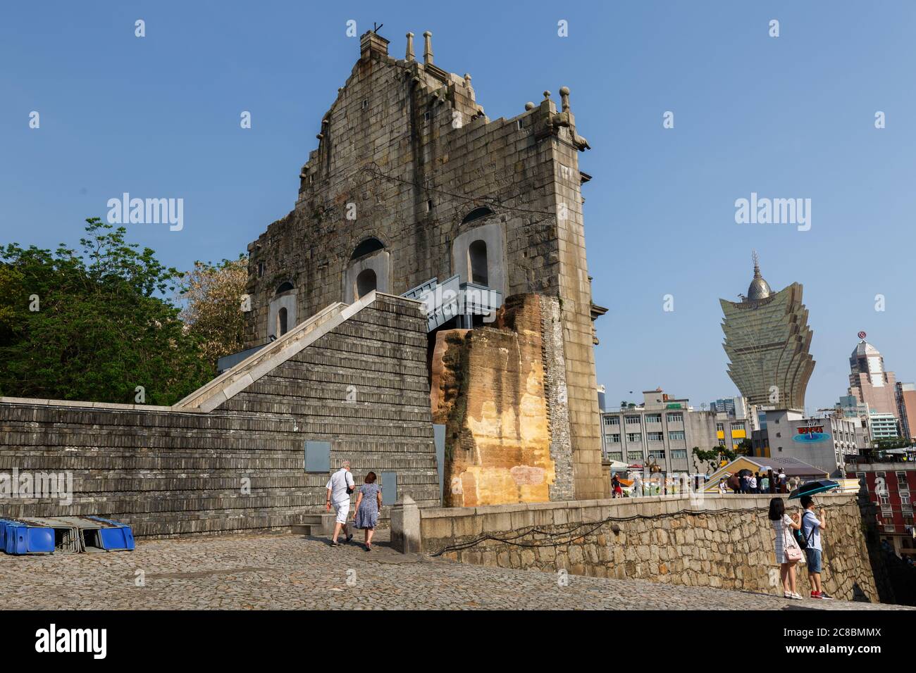 Macao, China - 27. Mai 2017: Rückansicht der Ruinen von St. Paul's. Der Bau der Kirche wurde 1640 abgeschlossen. Es wurde durch Feuer zerstört Stockfoto