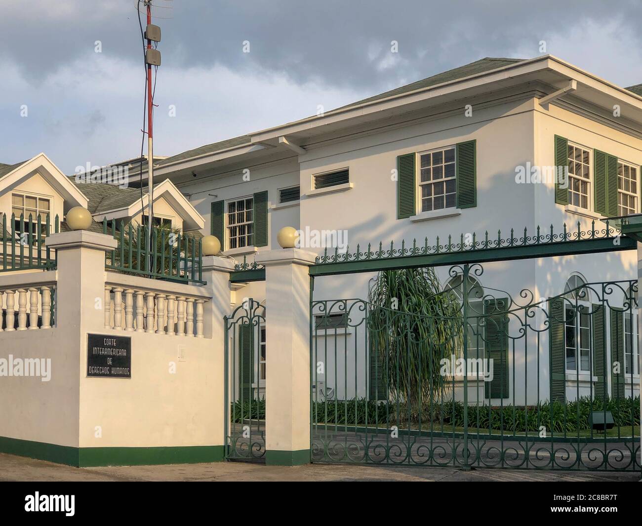 SAN JOSE, COSTA RICA - 19. Apr 2019: Der Interamerikanische Gerichtshof für Menschenrechte, eine gerichtliche Einrichtung, die Teil des Menschenrechtsschutzsystems der Th Stockfoto