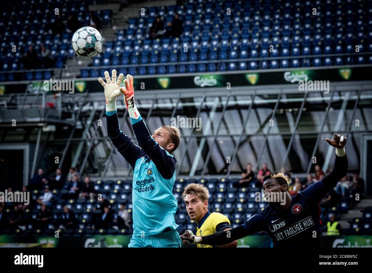 Brondby, Dänemark, 22. Juli 2020. Goalkepper Marvin Schwäbe (1) von Broendby, WENN er während des 3F Superliga-Spiels zwischen Broendby IF und FC Midtjylland im Brondby Stadium gesehen wird. (Foto: Gonzales Photo - Kim M. Leland). Stockfoto