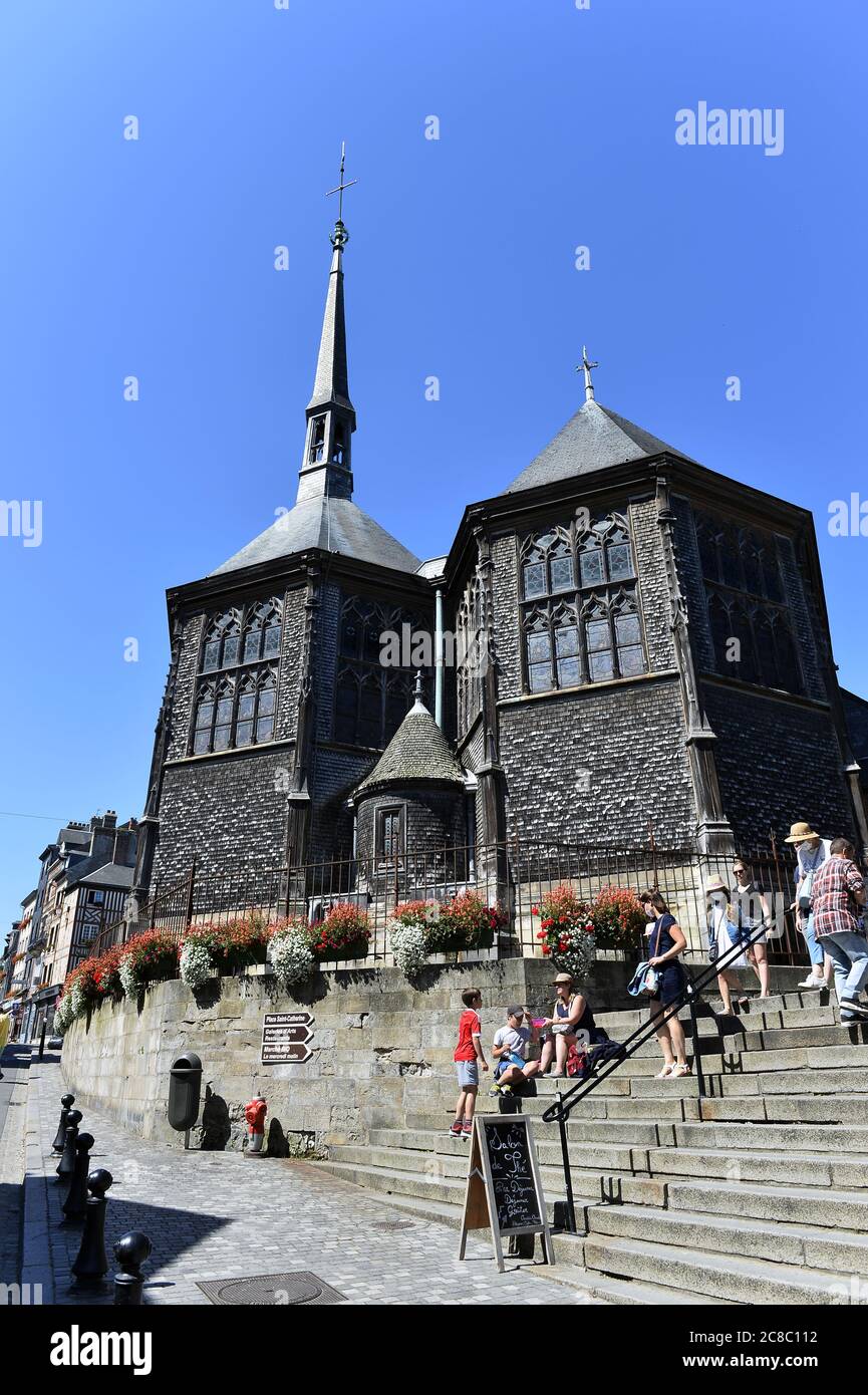 der freistehende hölzerne Glockenturm der Saint Catherine's Church (Église Sainte-Catherine) in Honfleur, Normandie, Frankreich Stockfoto