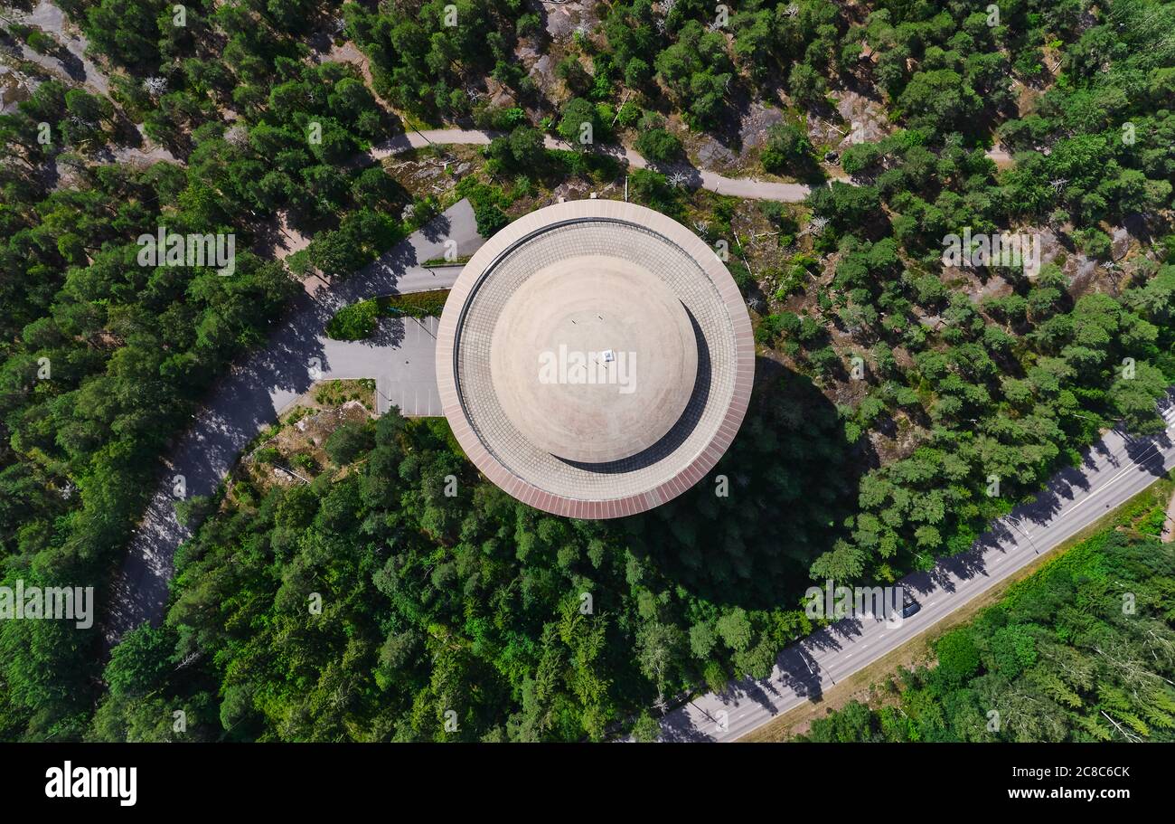 Espoo, Finnland - 19. Juli 2020: Luftaufnahme des Haikaranpesa Wasserturms Stockfoto