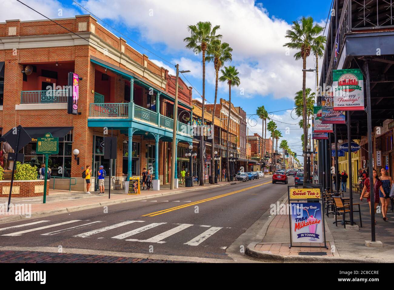 Ybor City, Tampa Bay, Florida. USA - 11. Januar 2020 : berühmte 7th Avenue in der historischen Ybor City, jetzt als National Historic Landmark D bezeichnet Stockfoto