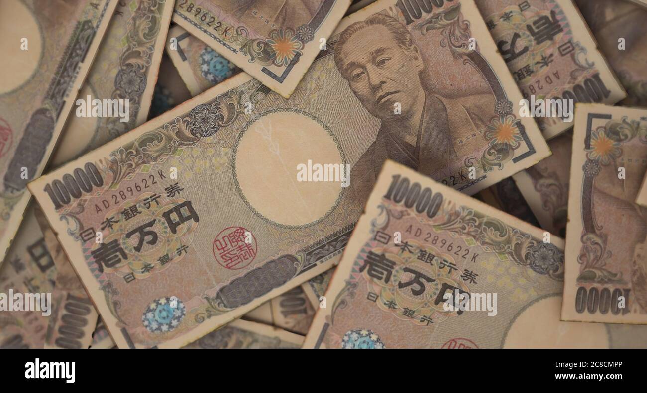 Eine Nahaufnahme eines verstreuten Stapels japanischer Yen-Banknoten - 3D-Rendering Stockfoto
