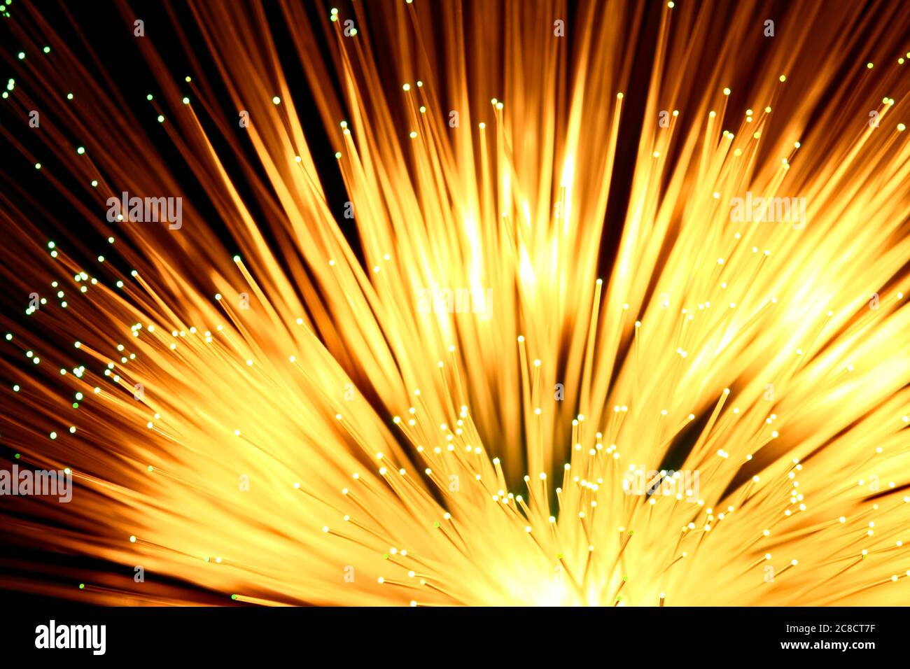 Lichtleiter mit Lichtdurchfall schaffen ein farbenfrohes abstraktes Lichtmuster Stockfoto