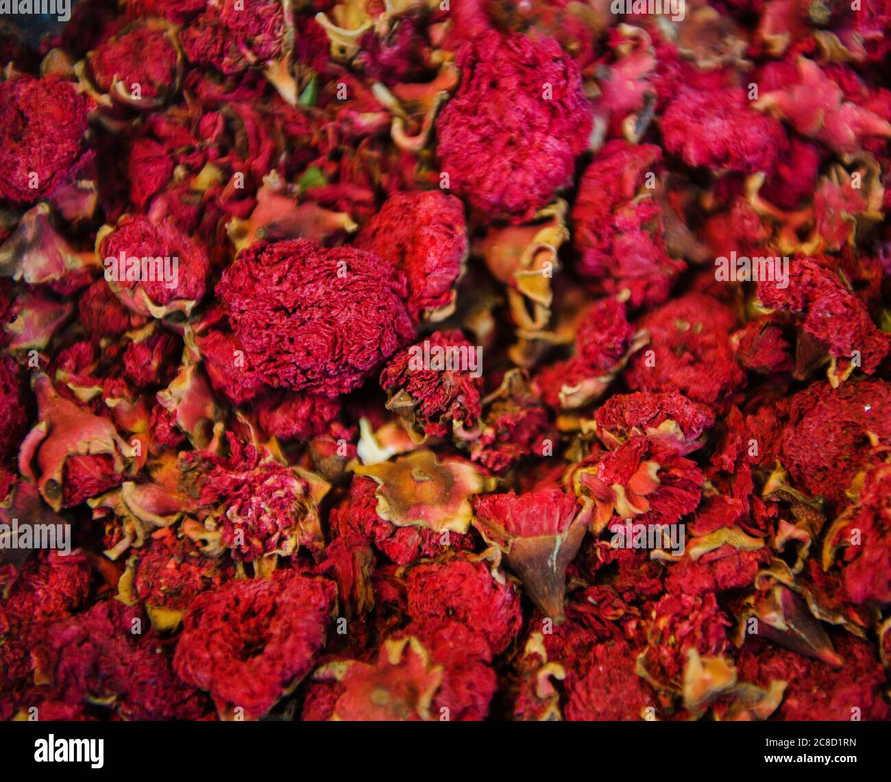 Getrockneter Rosenblütentee zum Verkauf auf einem offenen Markt, Istanbul, Türkei Stockfoto