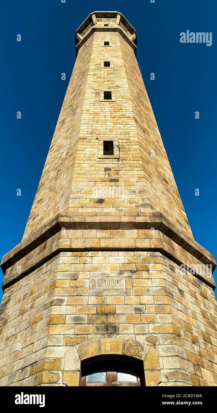 KE GA Leuchtturm isoliert auf blauem Himmel Hintergrund in Vietnam. Stockfoto