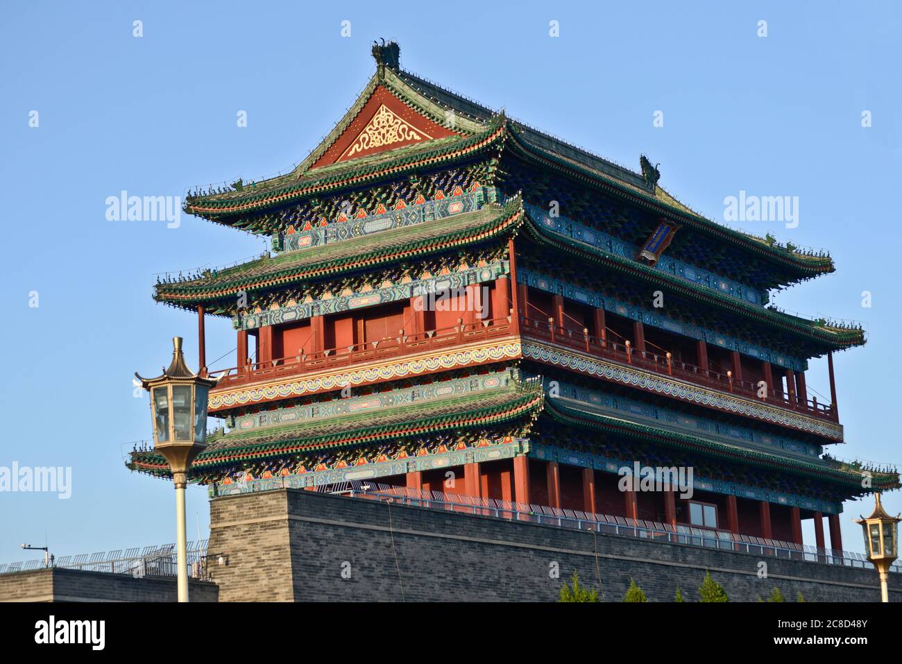 Das Tor von Zhengyangmen (Qianmen) auf dem Platz des Himmlischen Friedens. Peking, China Stockfoto