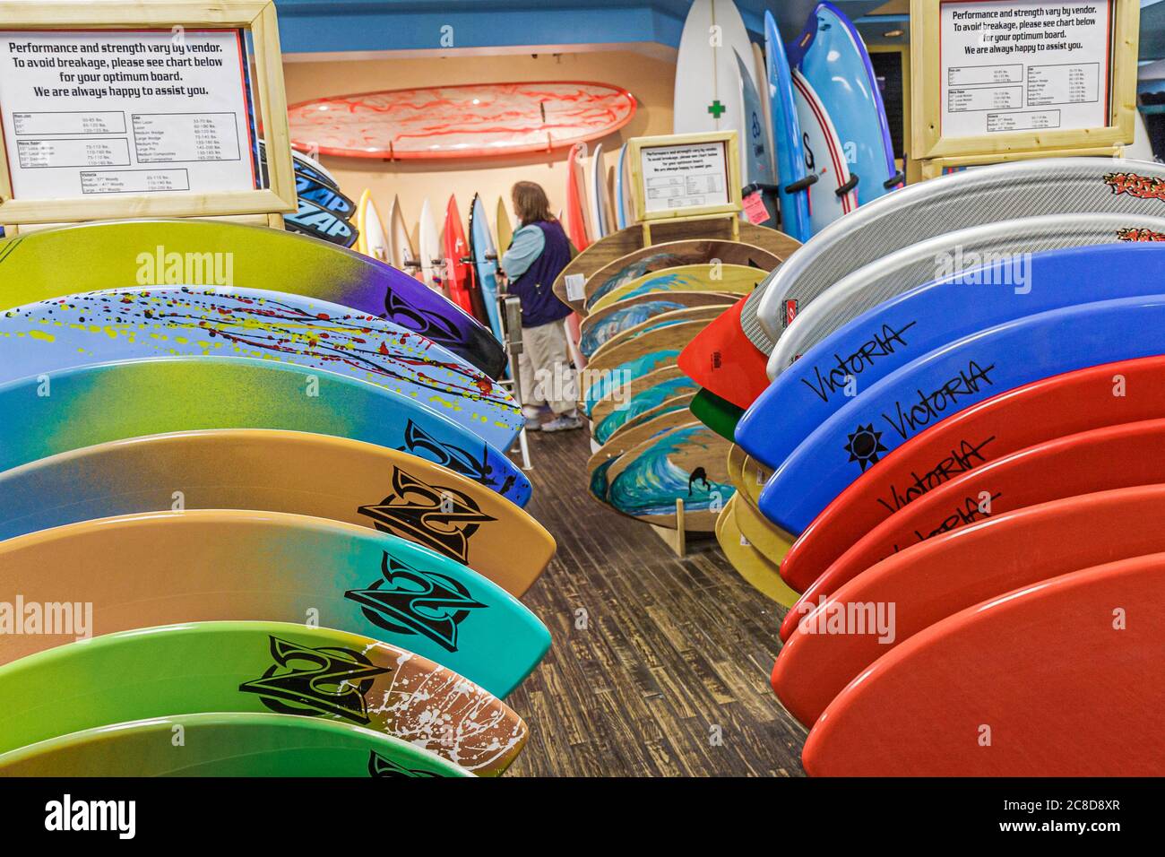 Cocoa Beach Florida, Ron Jon Surf Shop, Einzelhandel, Geschäft, Geschäfte, Unternehmen, Bezirk, Surf-Thema, Surfen, Surfbrett, Ausrüstung, Lifestyle, Ron DiMenna, Sport, Skimb Stockfoto