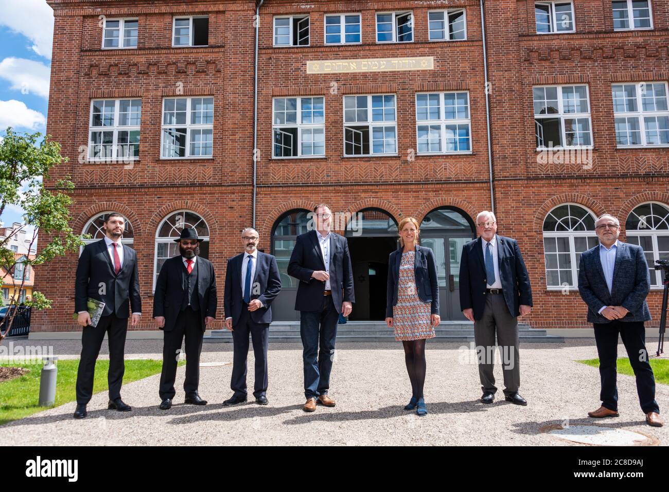 LÜBECK. Gemeinsam mit dem Beauftragten für jüdisches Leben in Schleswig-Holstein, Peter Harry Carstensen, besuchte Kulturministerin Karin Prien heute Stockfoto