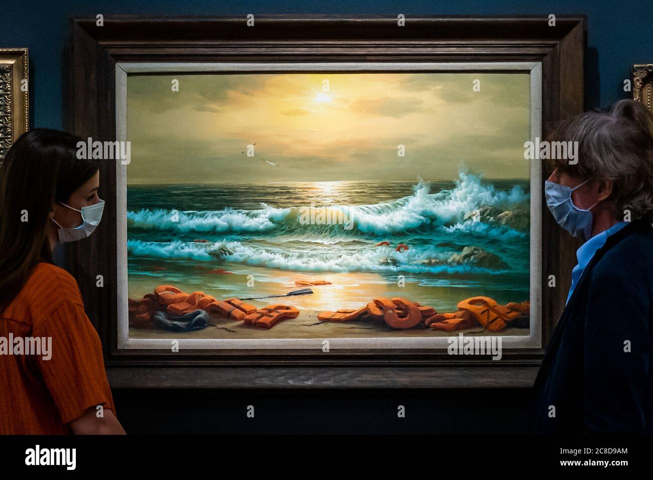 EMBARGOED TILL 0900 GMT 24/7/20 - Banksy, Mediterranean Sea View 2017, Schätzung: £800,000-1.2 Million - Sotheby’s London präsentieren eine Vorschau einer Einzelauktion und Ausstellung, die über ein halbes Jahrtausend Kunstgeschichte umfasst. Von Rembrandt bis Richter bietet der Verkauf Old Masters, Impressionist & Modern Art, Modern & Post-war British Art und Contemporary Art – Reisen durch die italienische Renaissance und das niederländische Goldene Zeitalter, die revolutionäre Geburt der Moderne, und die Invasion der Pop Art und Post-Modern Abstraction. Die Ausstellung wurde in Sothebys New Bond Stre der Öffentlichkeit zugänglich gemacht Stockfoto