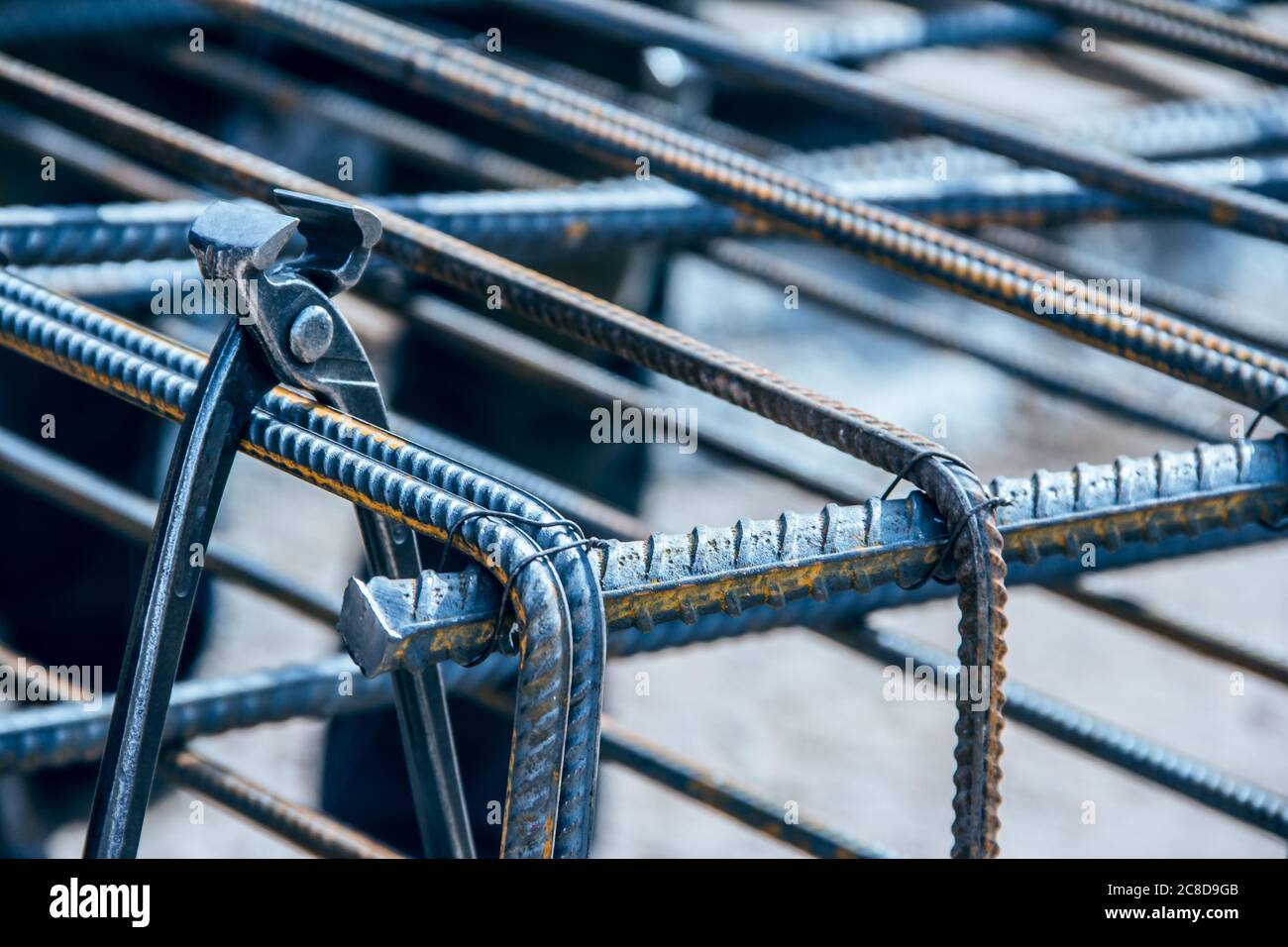 Zange zum Binden von Verstärkungen. Stahlzange für die Bauindustrie  Stockfotografie - Alamy