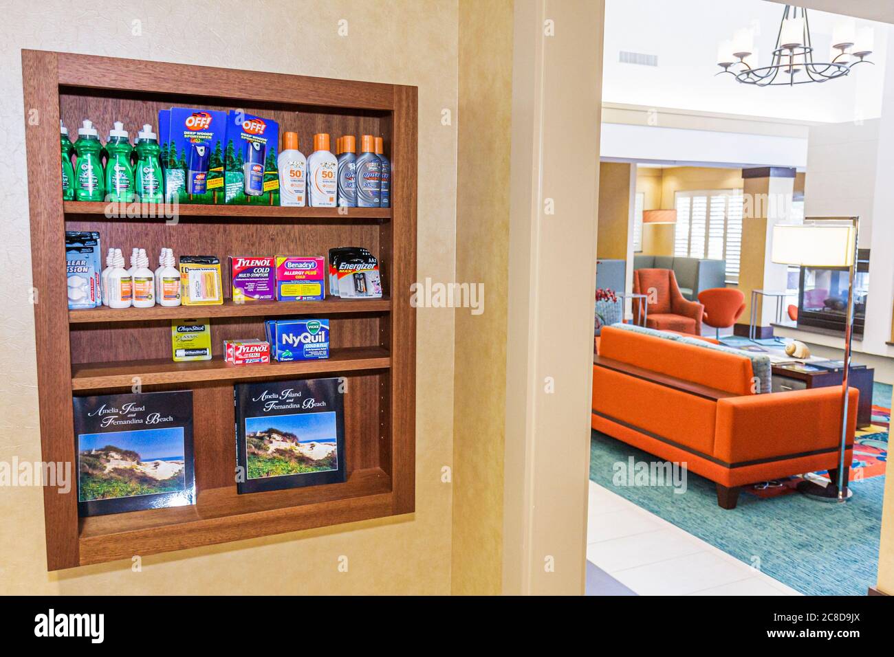 Florida Nassau County, Fernandina Beach, Marriott Residence Inn, Lobby, Hotel Hotels Unterkunft Inn Motel Motels, Unterkunft, Shop, diverse, Schmerzmittel, Nyquil, Sonne Stockfoto