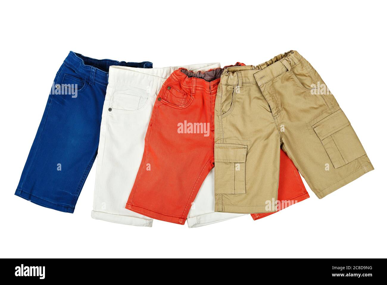 Vier bunte Shorts auf Weiß Stockfoto