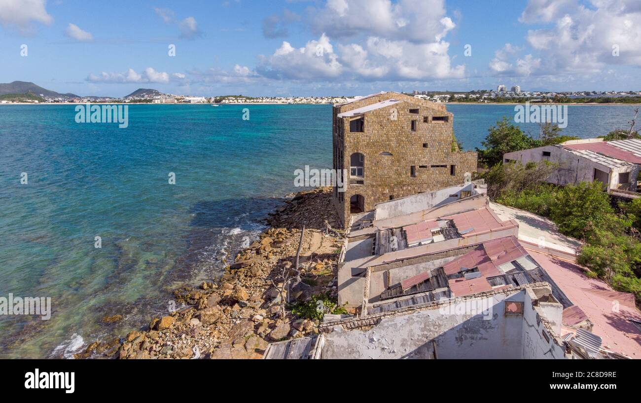 Hurrikan verursacht Schäden am La Belle Kreolgebäude auf der karibischen Insel St. martin. Stockfoto