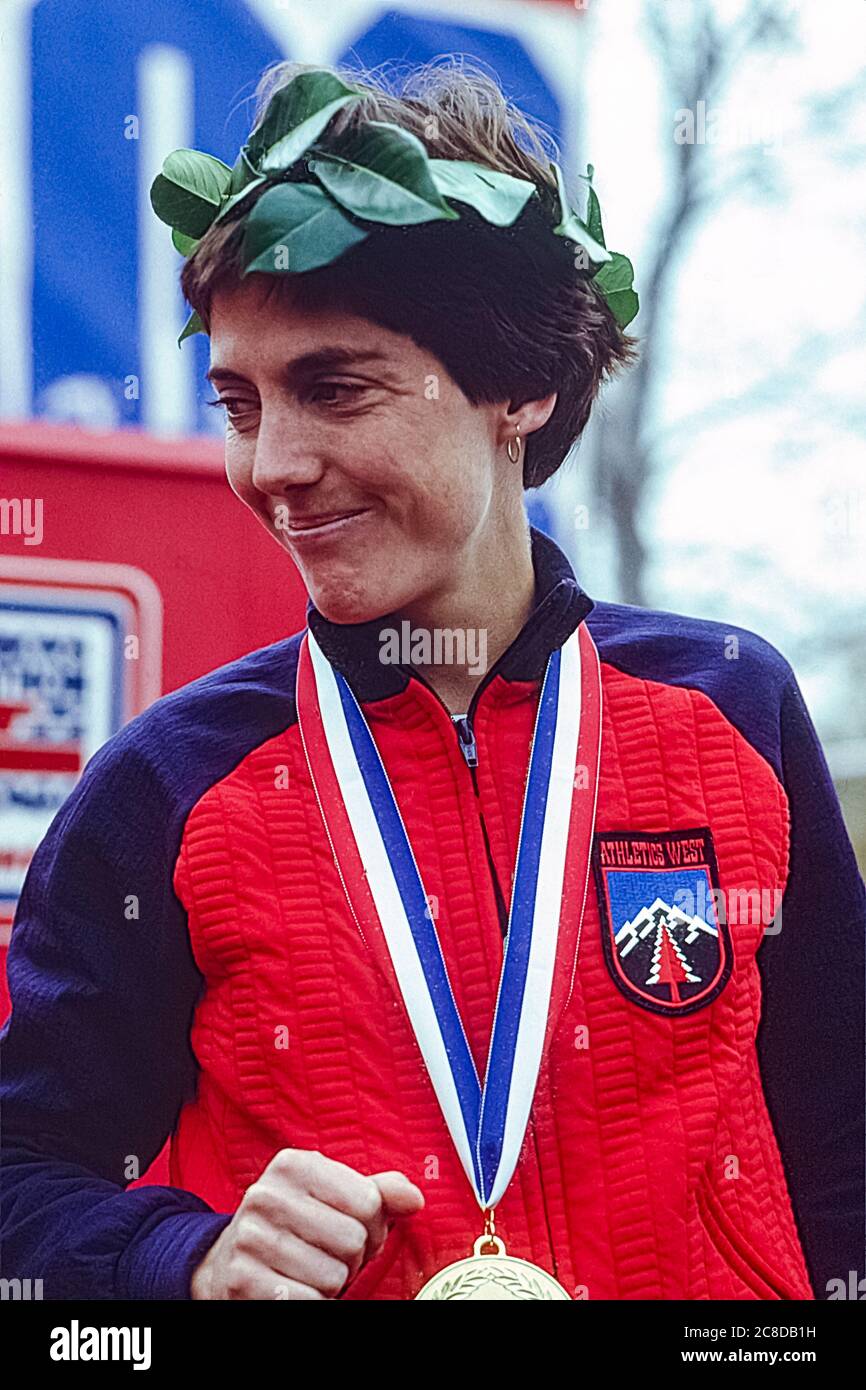 Joan Benoit (USA) #3 Gewinner im Chicago Marathon 1985 Stockfoto