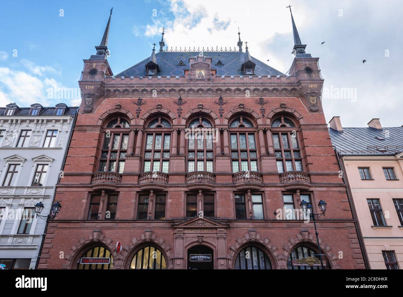 Fassade des Artus-Landgutes Kulturinstitution in der Altstadt von Torun, Woiwodschaft Kujawien Pommern in Polen Stockfoto