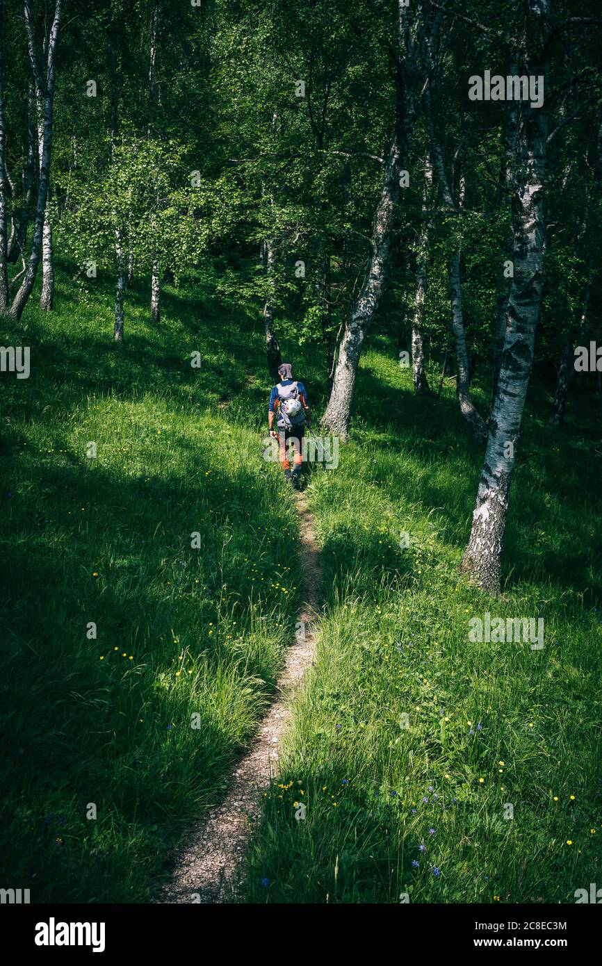 Wandern auf dem Bergweg, Orobie, Europäische Alpen, Como, Italien Stockfoto