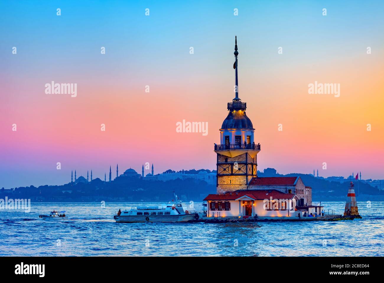 Türkei, Istanbul, Maidens Tower in stimmungsvollen Abenddämmerung Stockfoto