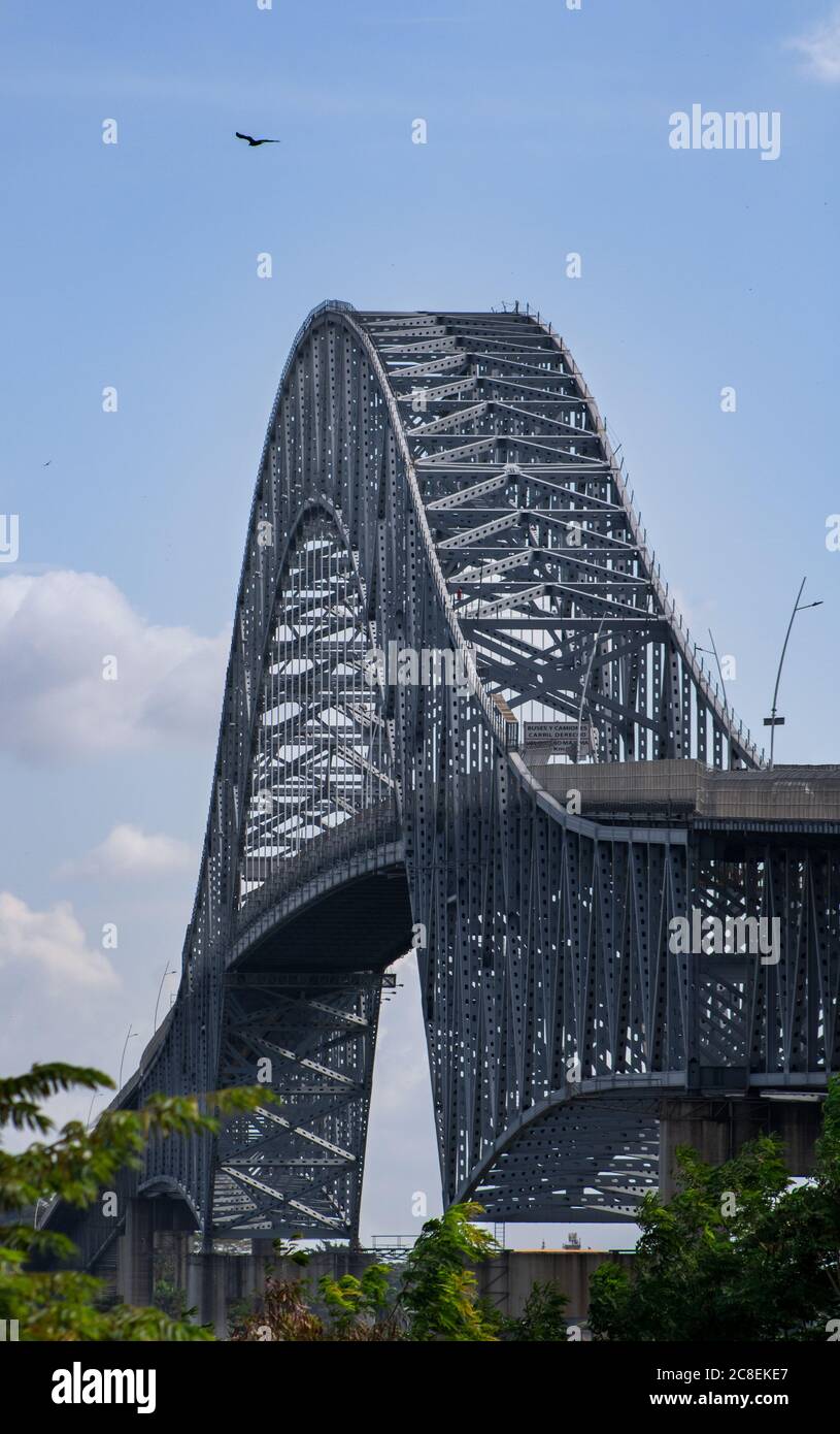 Puente de las Américas, que une el Océano Pacífico con el Atrlántico Stockfoto