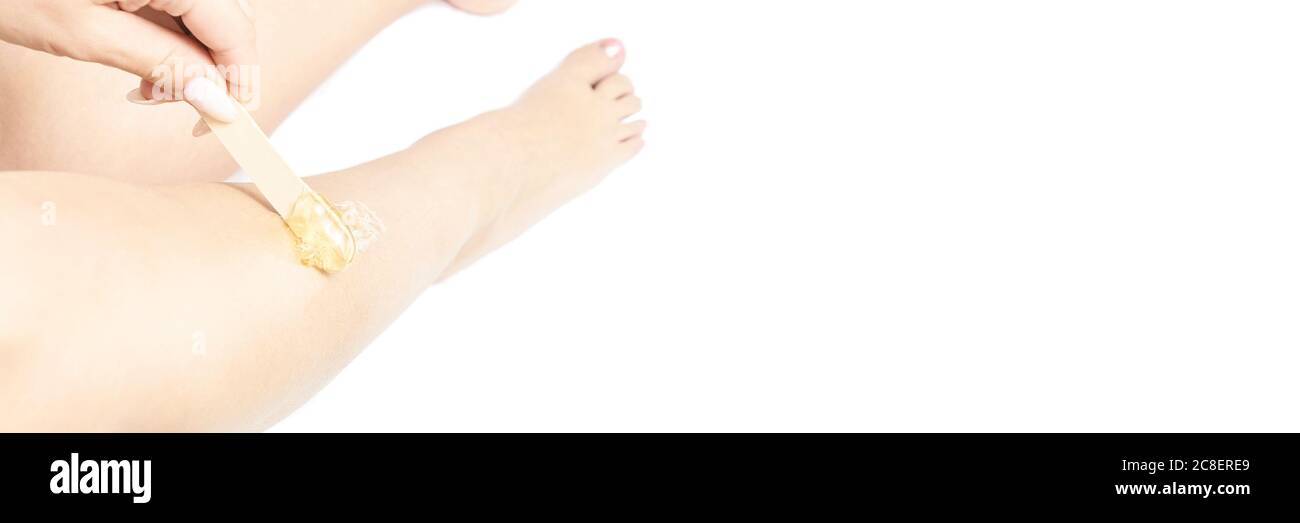 Haarentfernung Enthaarung. Routine für die weibliche Haut. Körperpflege Stockfoto