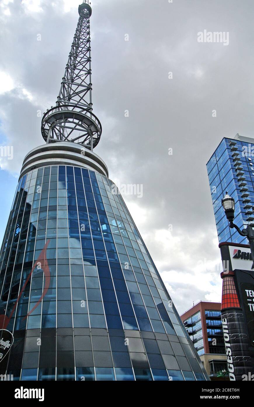 Blick auf das Hochhaus in der Innenstadt von nashville Stockfoto