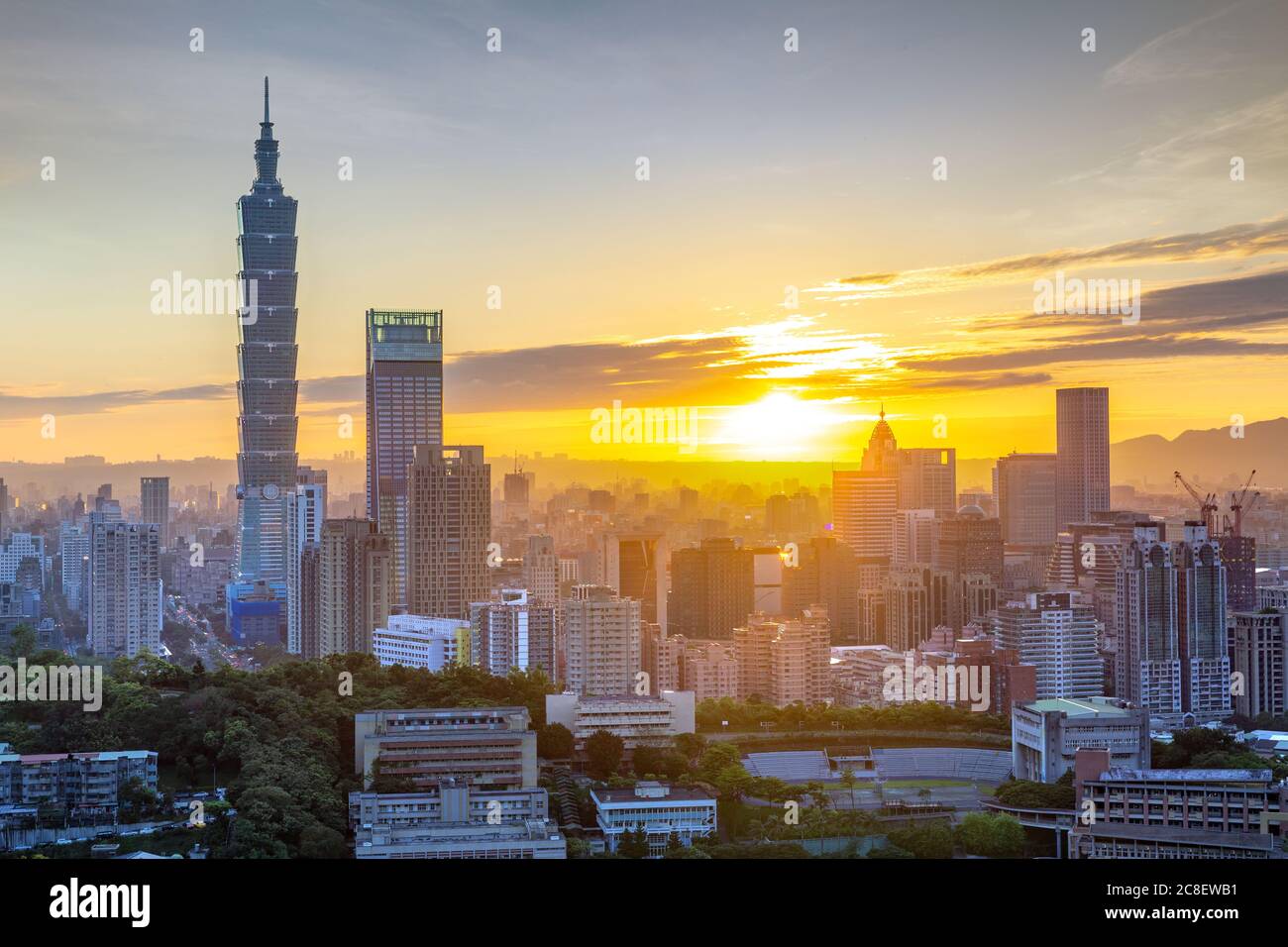 Stadt Taipei bei Sonnenuntergang, Taiwan Stockfoto
