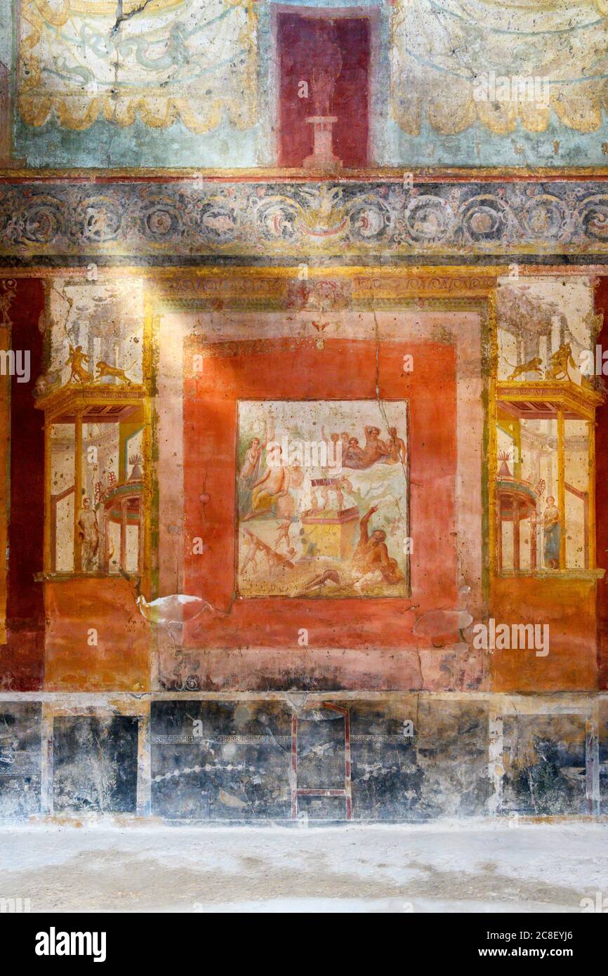 Wunderschönes Fresko an der Wand einer Villa in Pompeji, Italien, die den verheerenden Ausbruch von AD 79 überlebte Stockfoto
