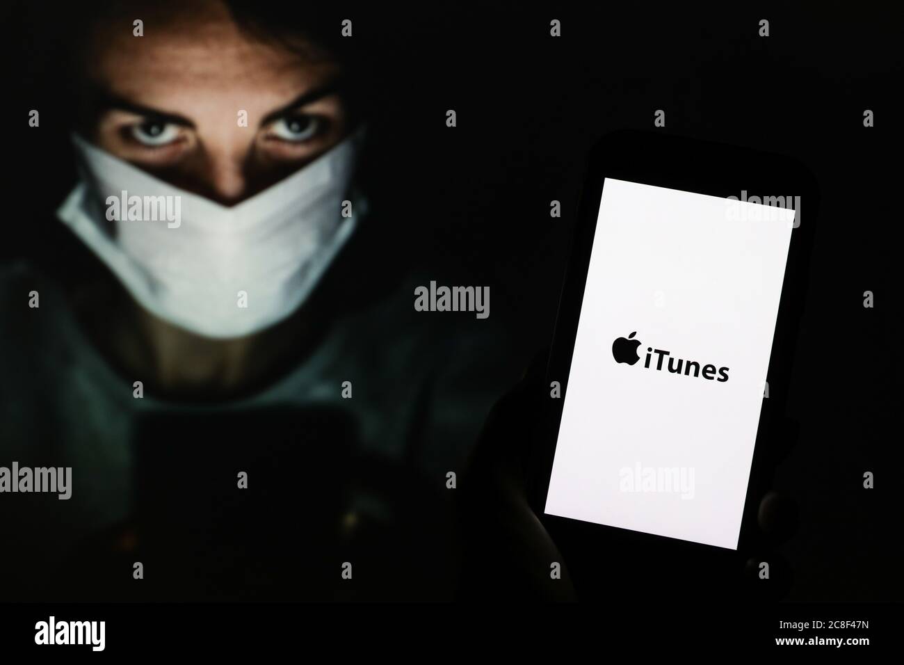 In dieser Abbildung ist ein Apple iTunes Logo auf einem Smartphone zu sehen. Stockfoto