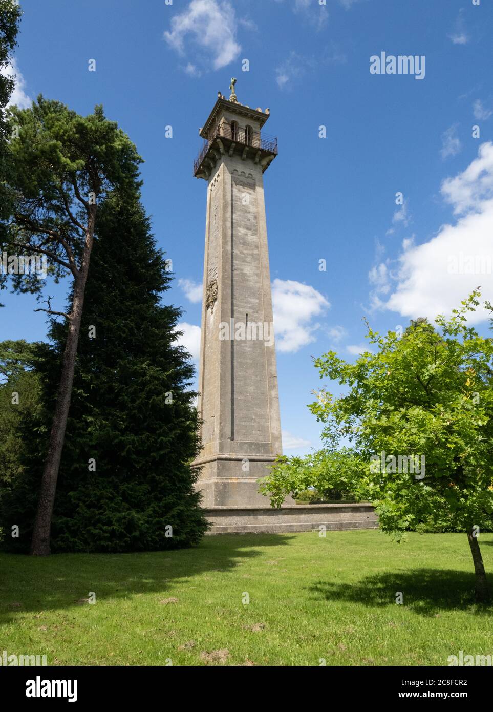 Das Somerset Monument außerhalb des Dorfes Hawkesbury Upton in Wiltshire wurde 1834 zum Gedenken an Lord Robert Somerset Soldat und MP erbaut Stockfoto