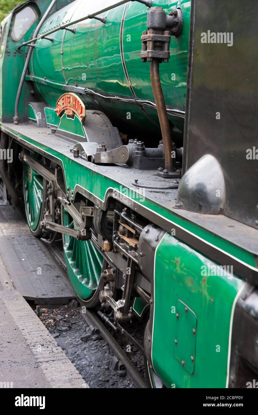 925 Schulen der südlichen Region Klasse ‘Cheltenham’, am Bahnhof Alresford auf der Mid-Hants Steam Railway (Watercress Line), Hampshire, England, Großbritannien Stockfoto