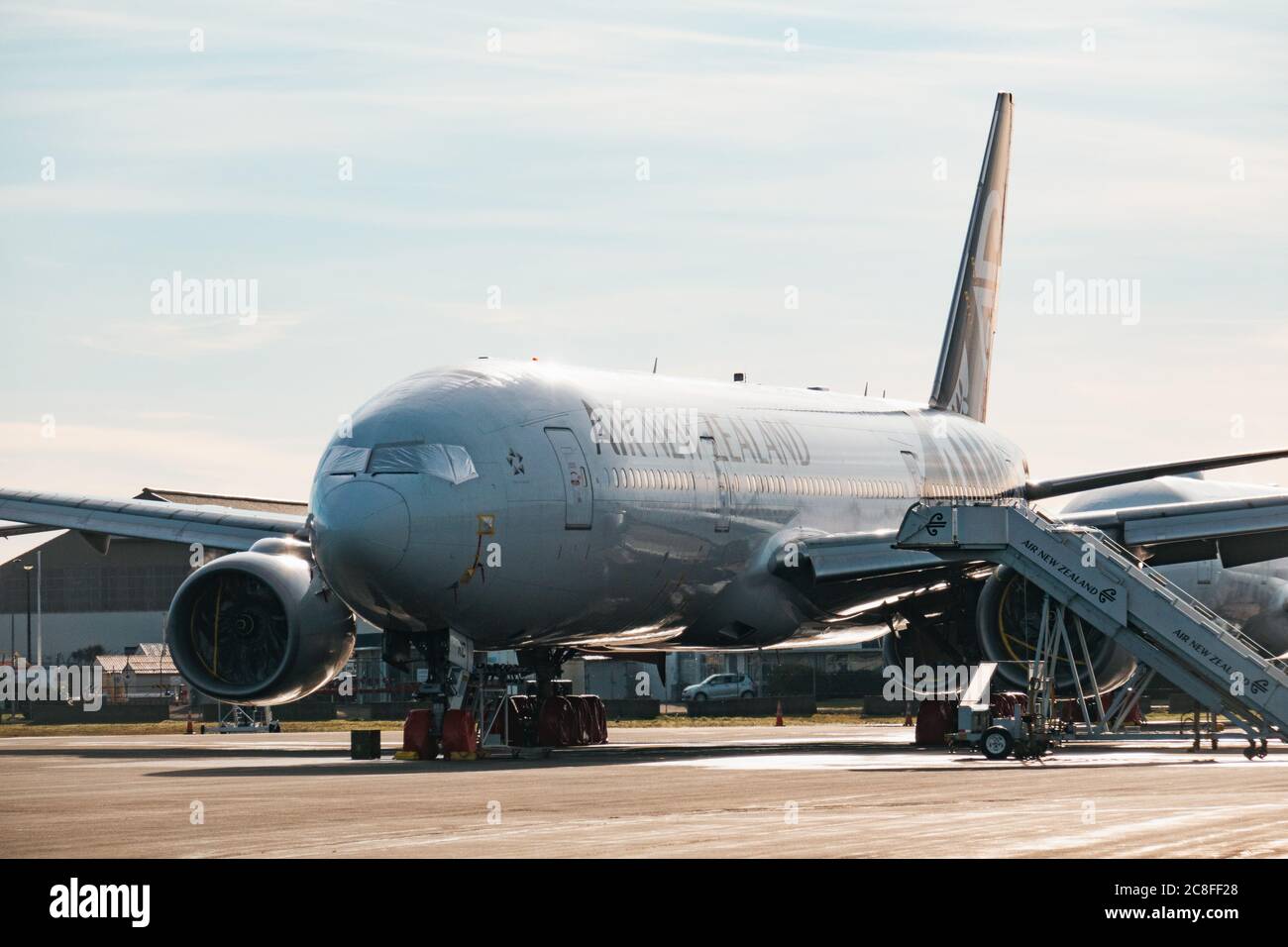 Air New Zealand Boeing 777 parkte im Lager am Flughafen Christchurch während der COVID-19 Pandemie, die Flugreisenachfrage Einbruch sah Stockfoto