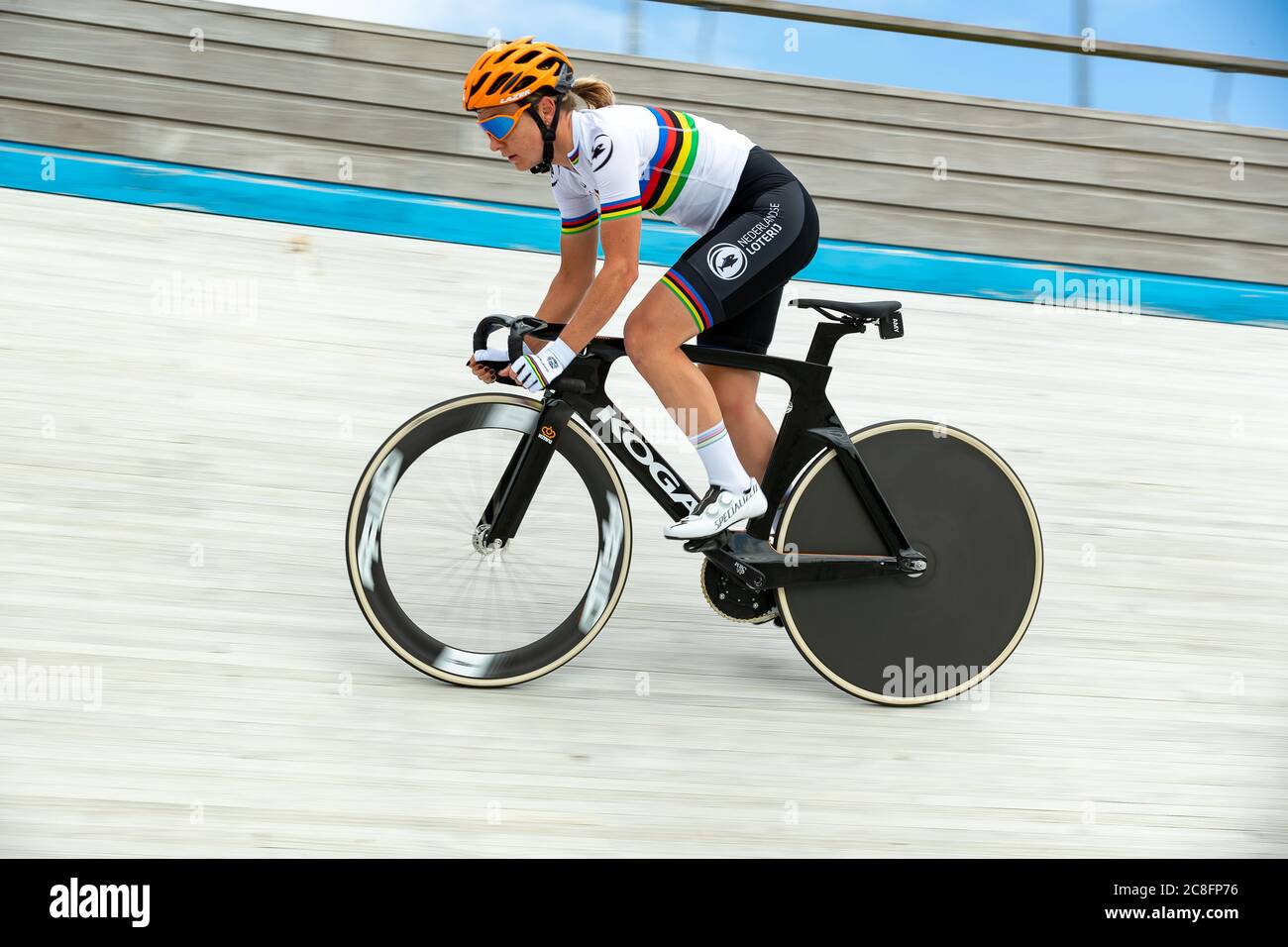 ASSEN, NIEDERLANDE - 23. JULI: Amy Pieters vom Rennradteam Holland wurde am 23. Juli 2020 bei einem Streckentraining auf dem offenen Oval in Assen, Niederlande, gesehen. Stockfoto