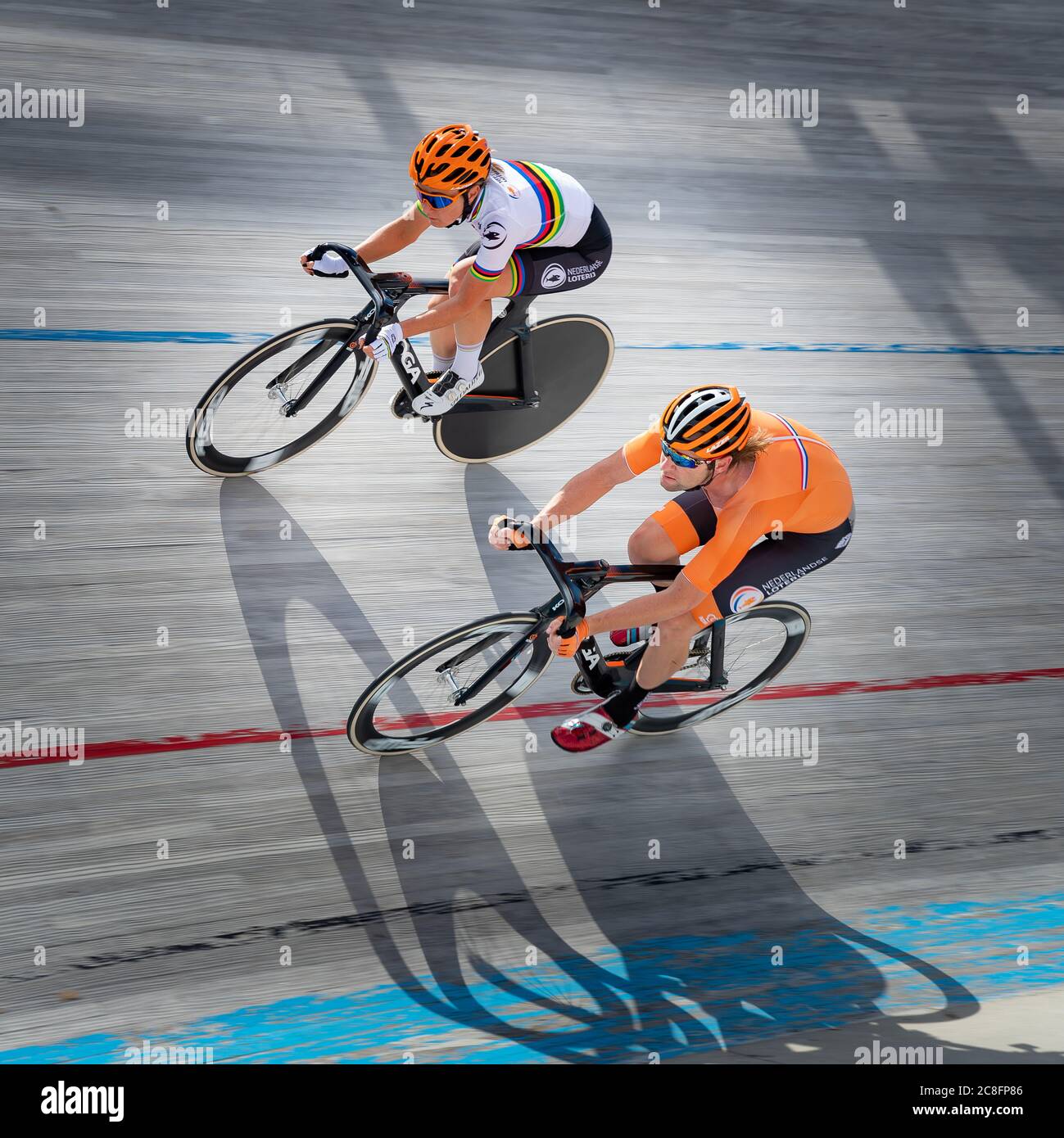 ASSEN, NIEDERLANDE - JULI 23: Amy Pieters, Roy Pieters vom Rennradteam Holland gesehen während eines Renntrainings auf dem offenen Oval am 23. Juli 2020 in Assen, Niederlande. Stockfoto