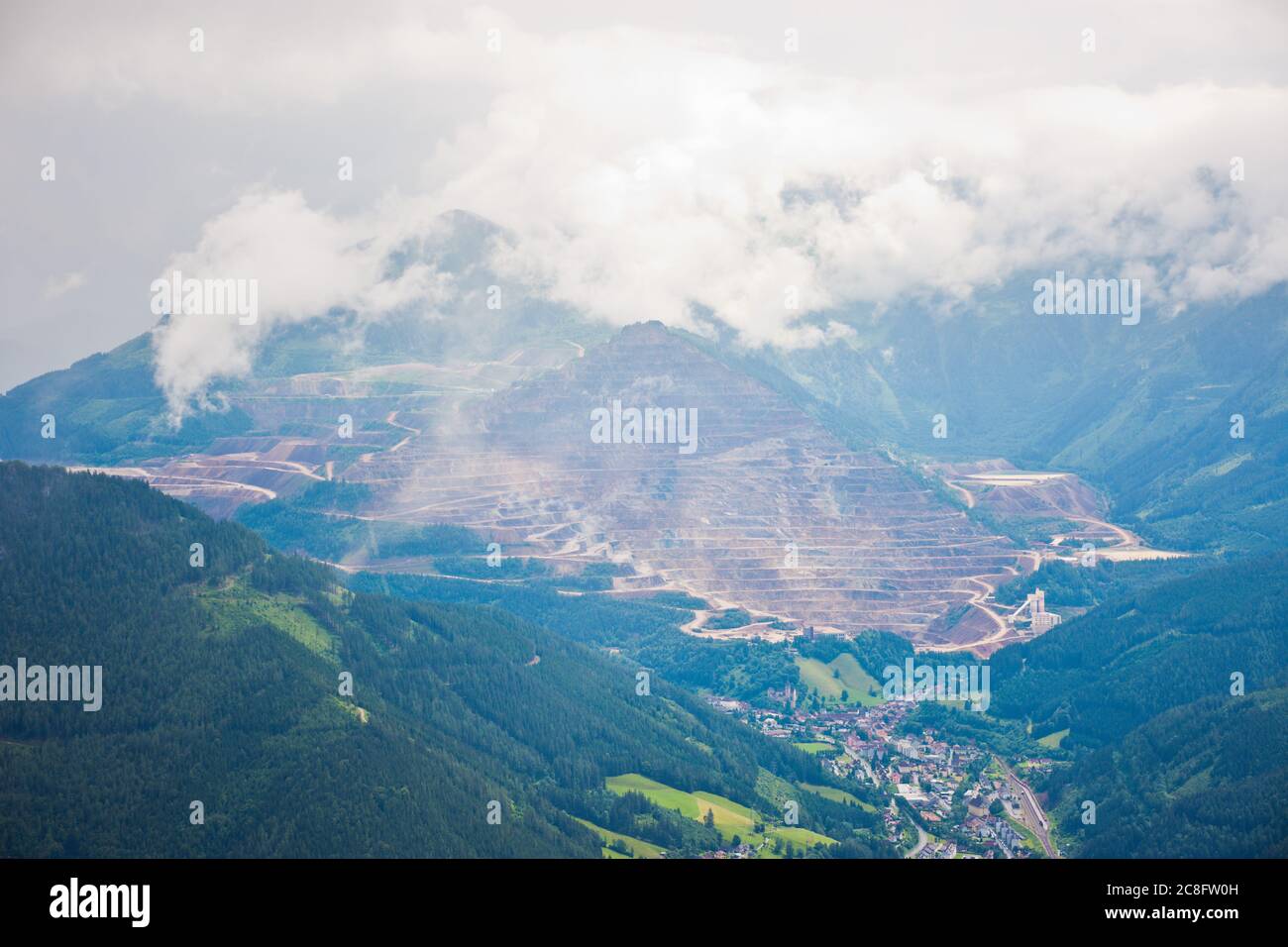 Das Erzbergwerk, ein berühmtes großes Tagebau aus Eisenerz in Eisenerz