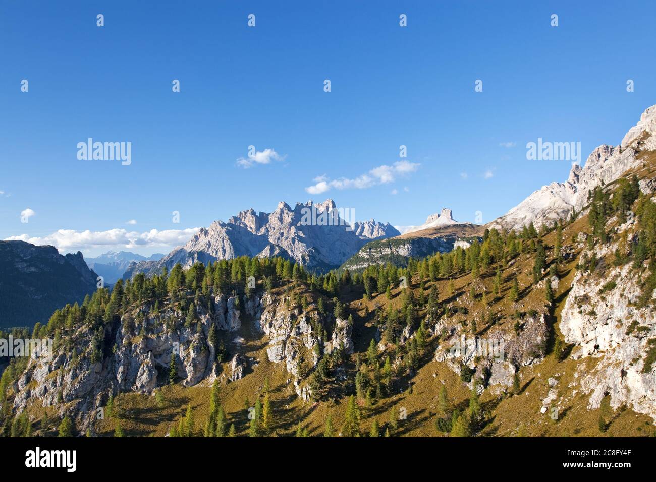 Geographie / Reisen, Italien, Südtirol, Blick auf den Monte Piana der Cadini-Gruppe, Dolomiten in Sou, Additional-Rights-Clearance-Info-not-available Stockfoto