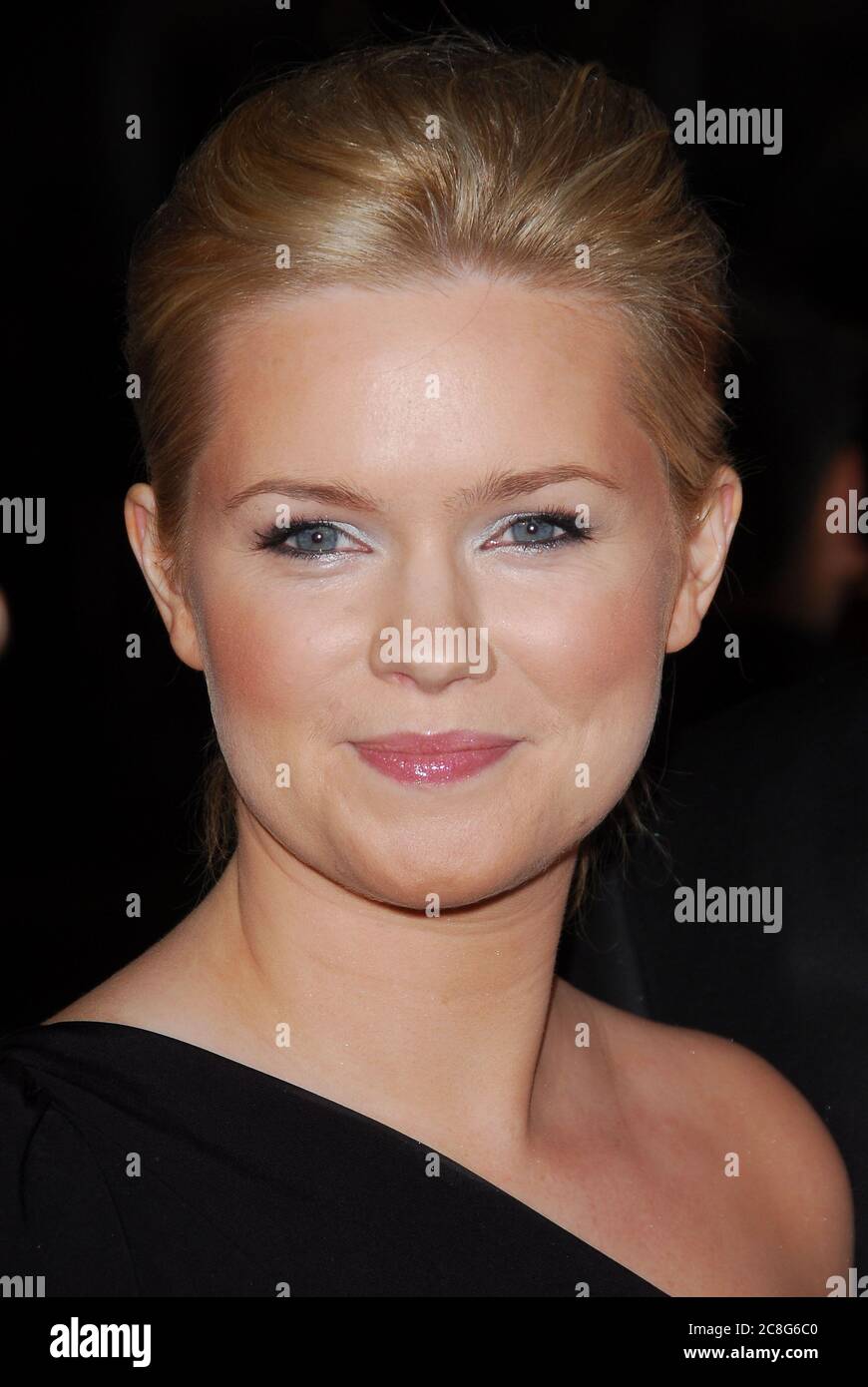 Roman-Autorin Cecelia Ahern bei der Uraufführung von 'P.S. I Love You' im Grauman's Chinese Theatre in Hollywood, CA. Die Veranstaltung fand am Sonntag, 9. Dezember 2007 statt. Foto von: SBM / PictureLux - Aktenzeichen # 34006-11698SBMPLX Stockfoto