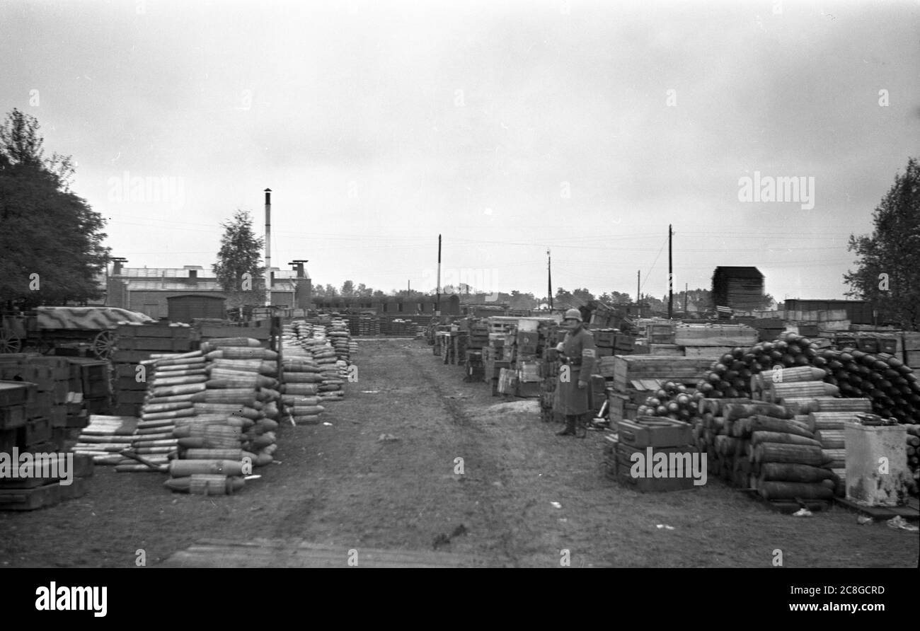 Wehrmacht Heer Munitionsdepot Ostfront - Munitionsdepot Der Deutschen Armee Stockfoto