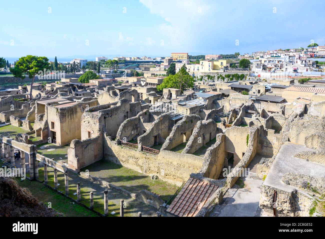 Blick über die römische Stadt Herculaneum auf die Bucht von Neapel, Italien Stockfoto