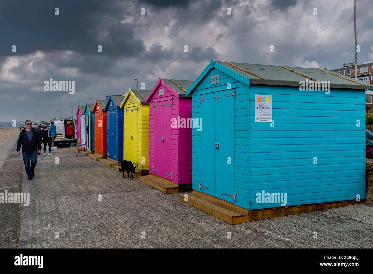 Bunten Badekabinen, Seaford, East Sussex, Großbritannien Stockfoto