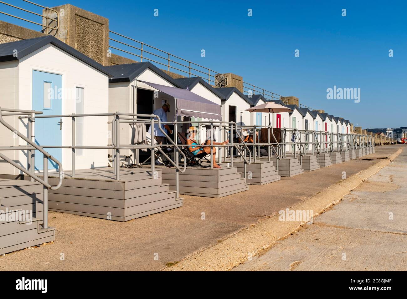 Bunten Badekabinen, Seaford, East Sussex, Großbritannien Stockfoto