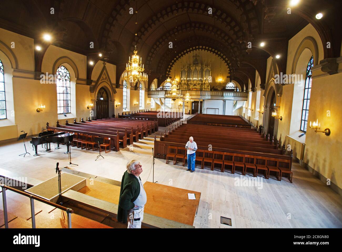 Nach mehreren Jahren wird die große Kirche in Åtvidaberg neu renoviert, umgebaut, modernisiert und bald wieder eröffnet. Foto Jeppe Gustafsson Stockfoto