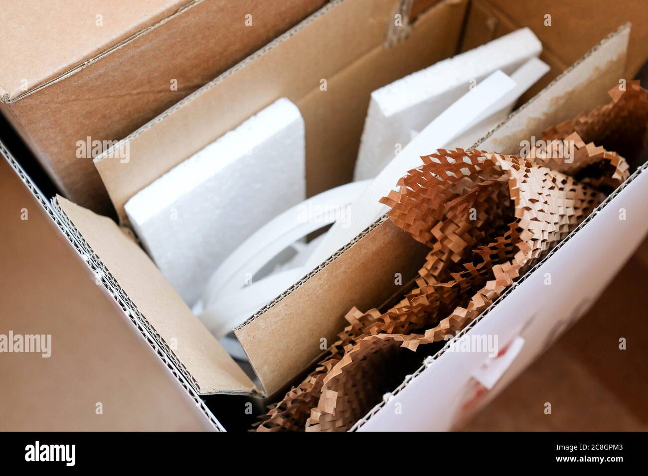 Kartons. Lagerung von Materialien. Verschiedene Verpackungen. Stockfoto