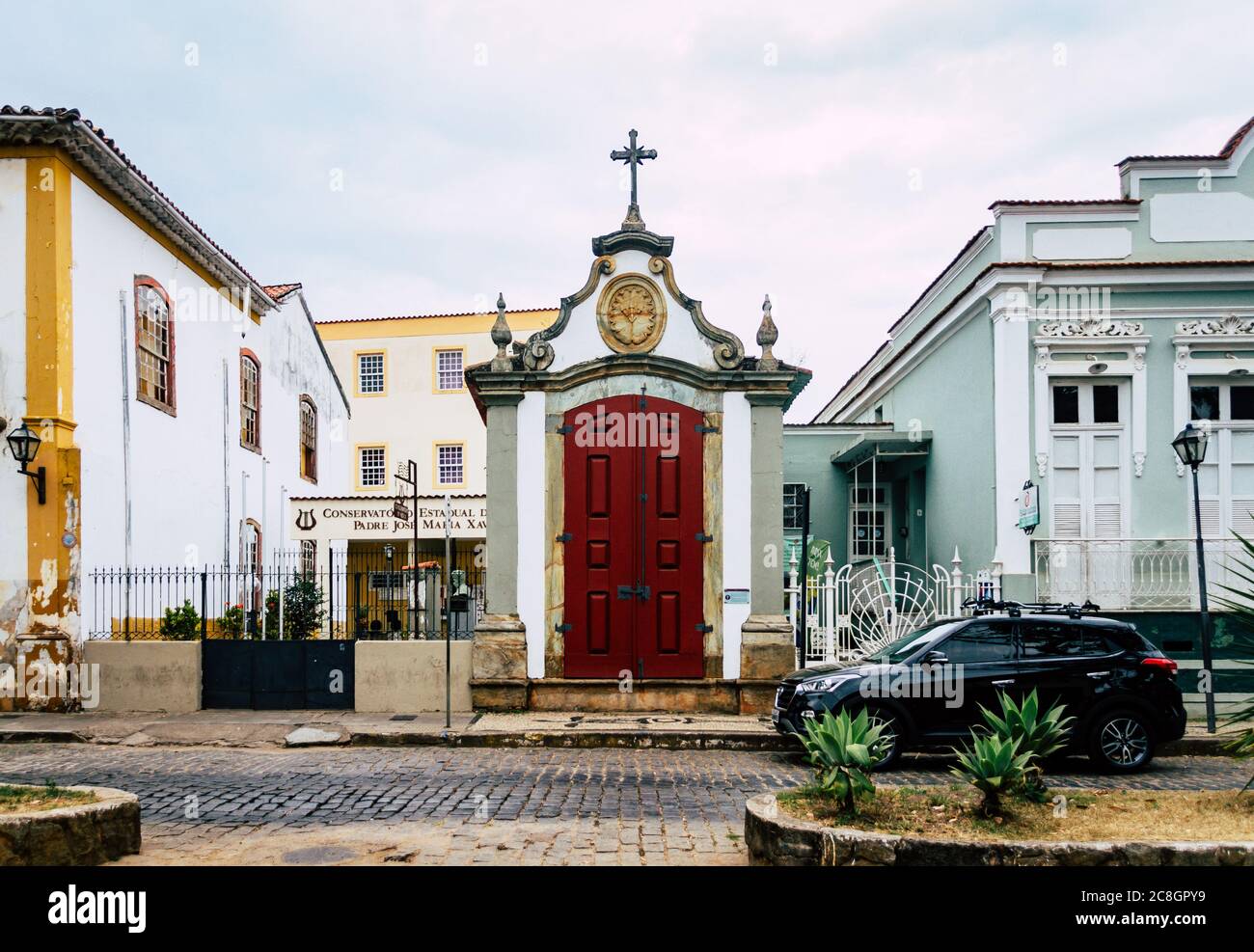 Rote Tür Kapelle in São João del-Rei Stockfoto